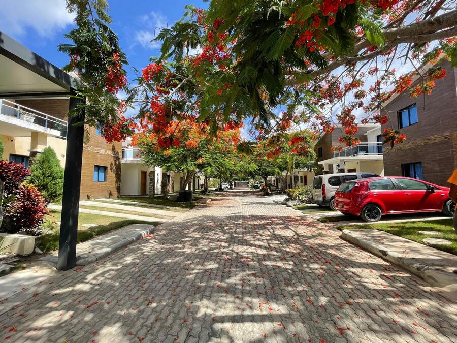 AB174, Casa dúplex en venta en Verón, en residencial Embassy Village