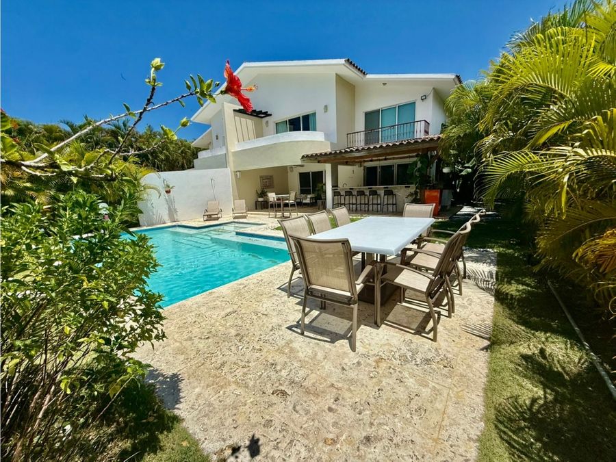 AB209, Townhouse de oportunidad en venta en Cocotal, Bávaro