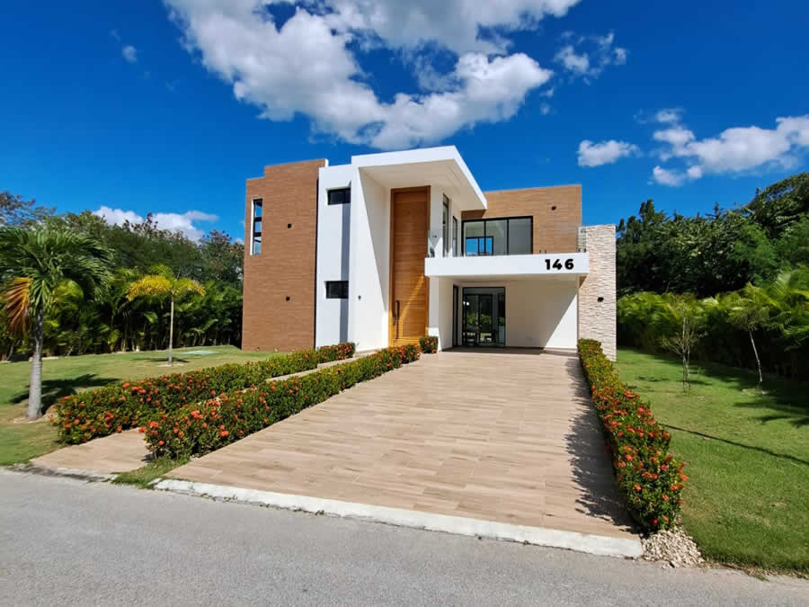 AB263, Opportunity villa for sale in Playa Nueva Romana